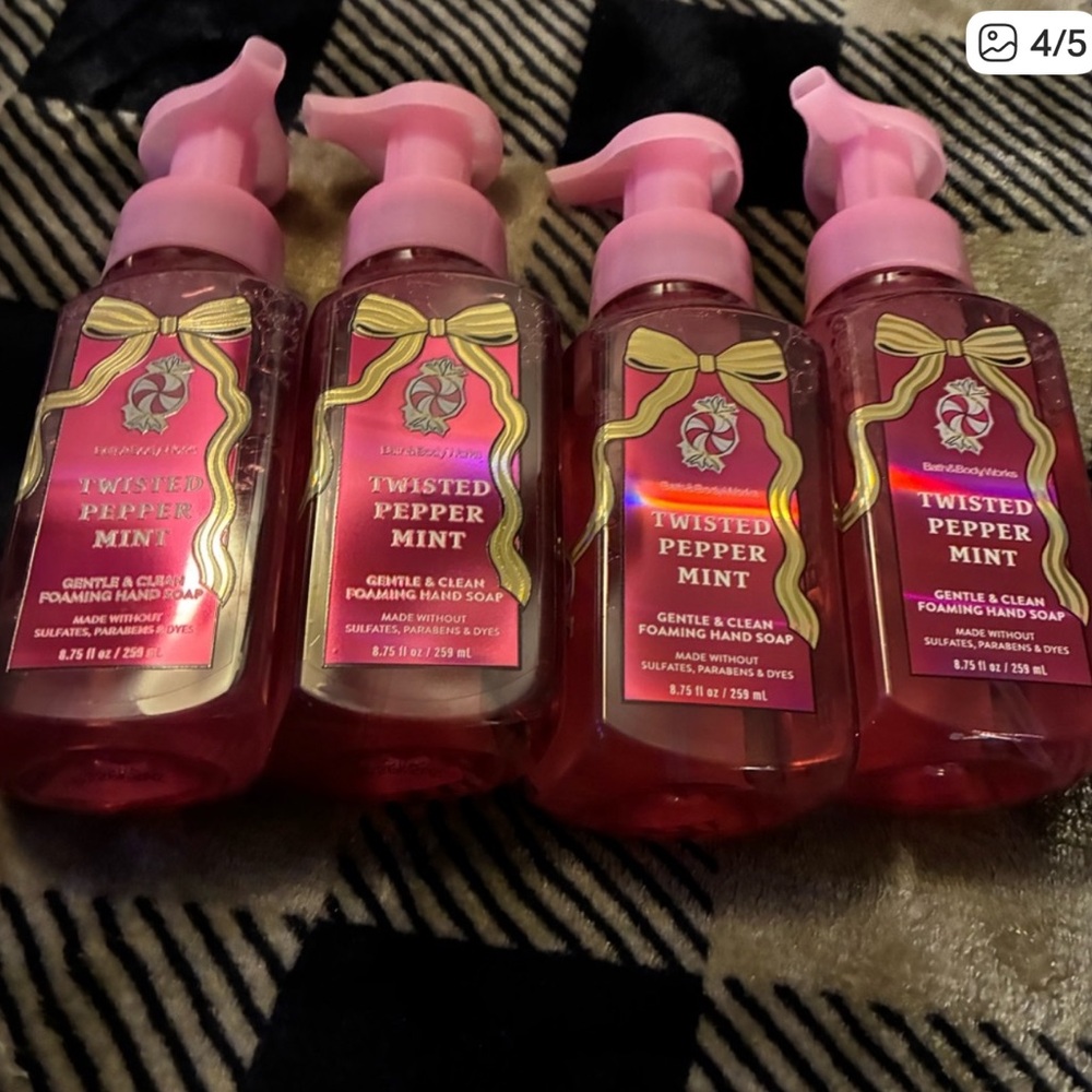 Bath & Body Works Twisted Peppermint Foaming Hand Soap - Red & Pink Set